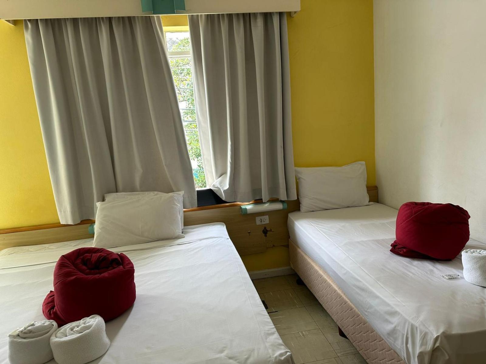 Hotel Blumenau Centro กูรีตีบา ภายนอก รูปภาพ