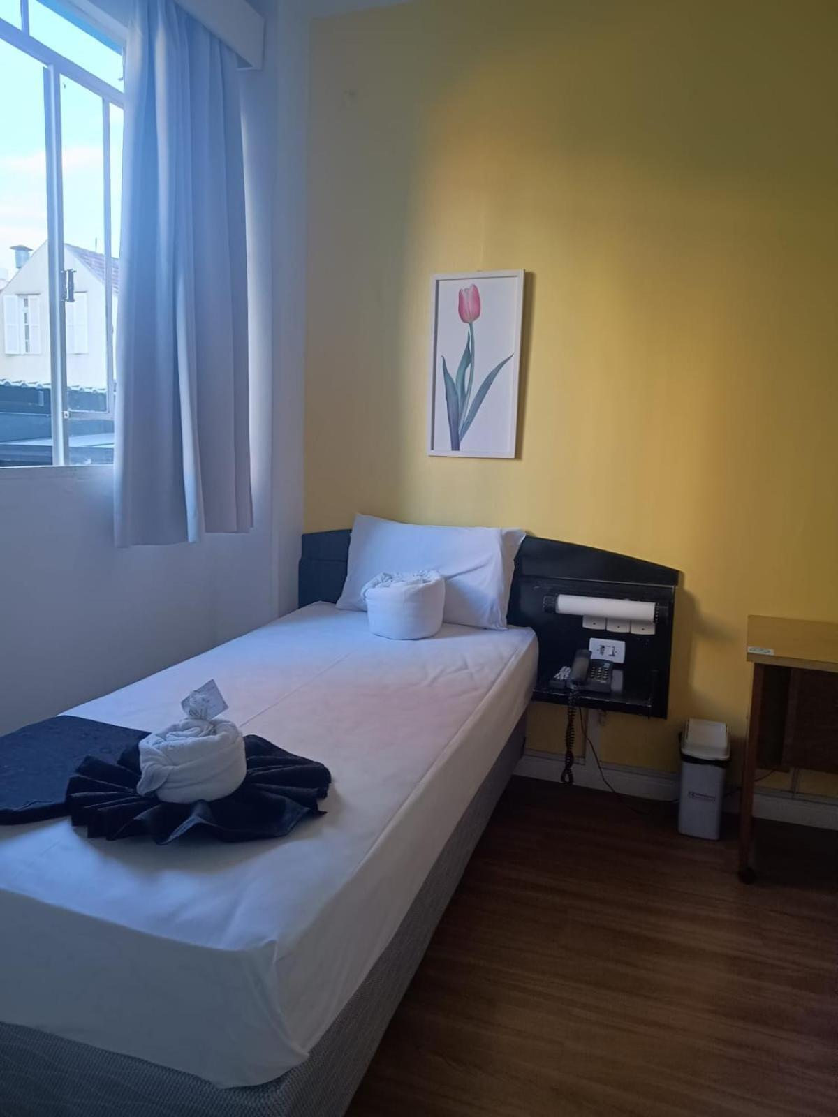 Hotel Blumenau Centro กูรีตีบา ภายนอก รูปภาพ